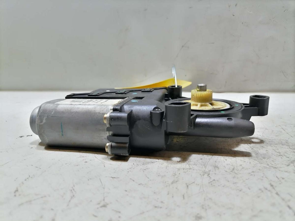 VW Polo 9N1 original Fensterhebermotor vorn links Bj.2003